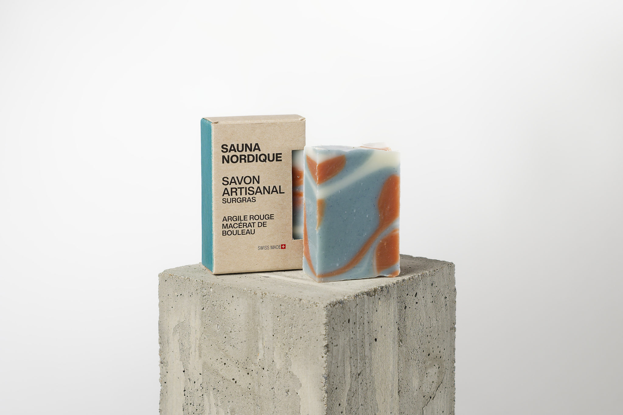 Sauna Nordique et un savon rappelant l'univers du sauna. Odeur d'essence de Pin