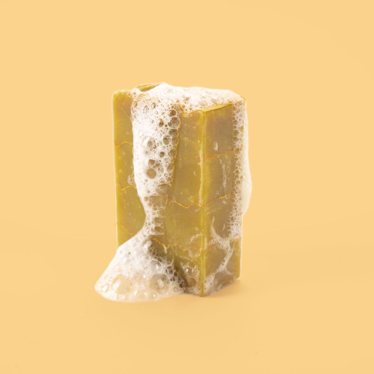 Savon avec mousse, senteur indienne