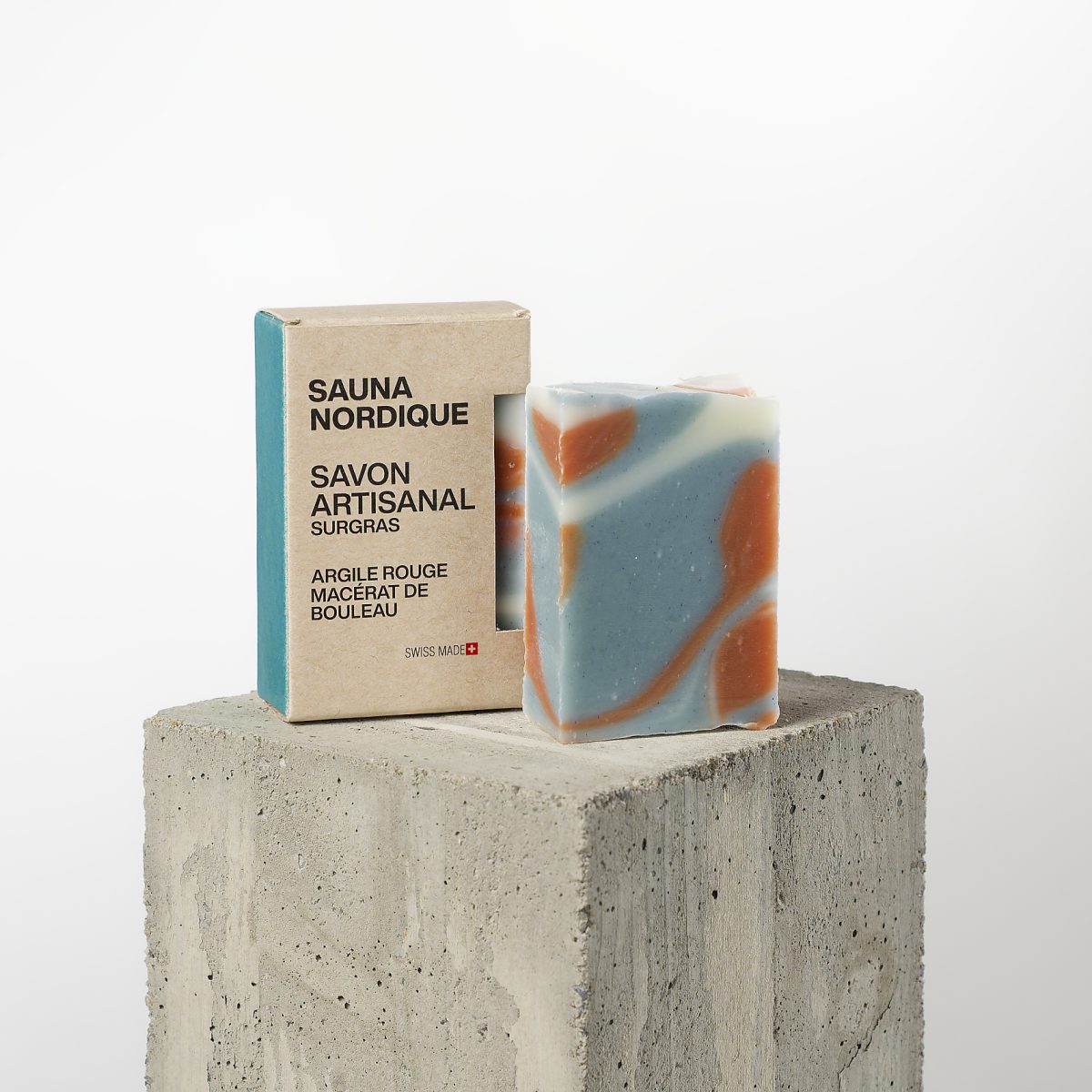 Sauna Nordique et un savon rappelant l'univers du sauna. Odeur d'essence de Pin