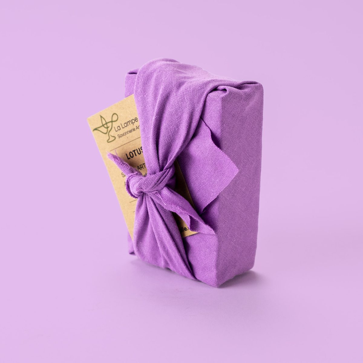 Savon évoque l'Asie au lotus et au riz